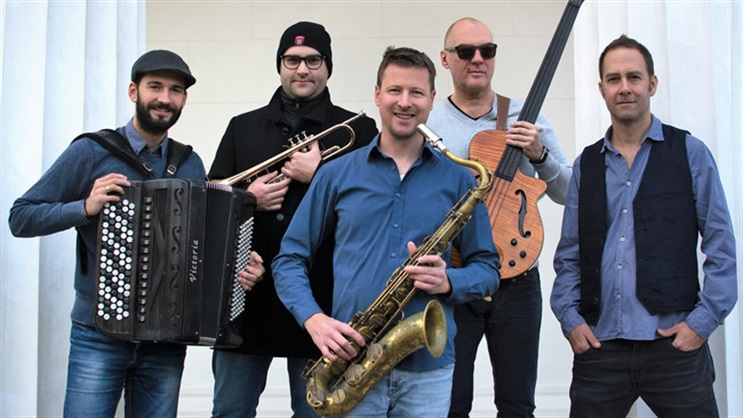 VILA MADALENA BAND (RS/AT)